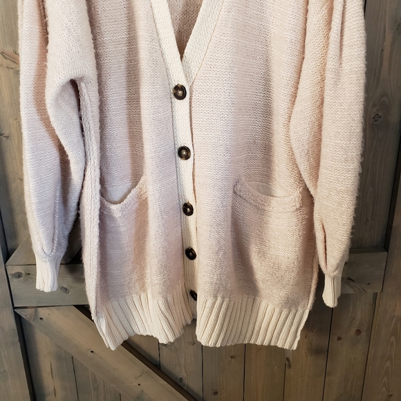 SOLD! Free People Oversized Cardigan size Medium - Picture 7 of 13